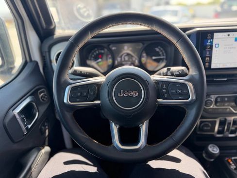 Used 2024 Jeep Wrangler Unlimited Sahara AWD/4WD image 6