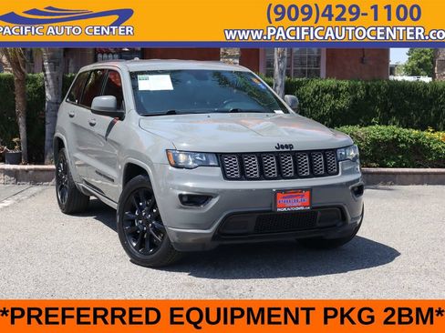 Used 2021 Jeep Grand Cherokee Laredo X RWD image 1
