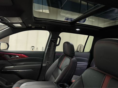 Certified 2025 Chevrolet Traverse RS image 16