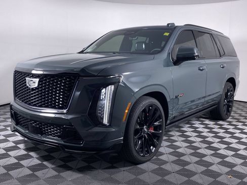 Certified 2026 Cadillac Escalade V w/ LPO, ONYX Package AWD/4WD image 20