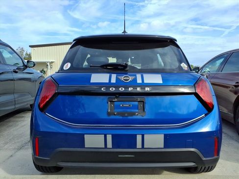Used 2025 MINI Cooper 2-Door Hardtop image 5
