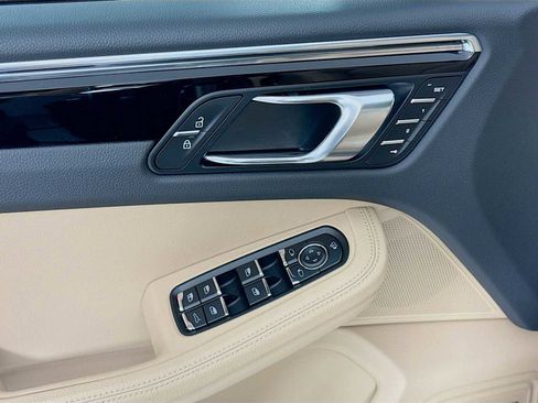 New 2025 Porsche Macan image 11