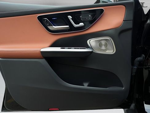 Used 2023 Mercedes-Benz GLC 300 4MATIC w/ Exclusive Trim Package image 22