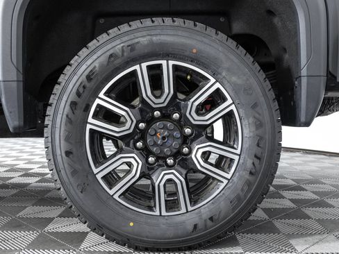 Used 2022 GMC Sierra 2500 AT4 w/ AT4 Premium Plus Package AWD/4WD image 49