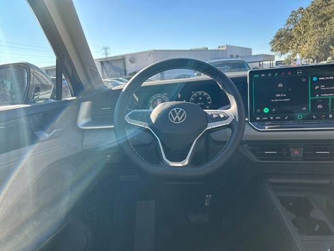New 2026 Volkswagen Tiguan SE FWD image 49