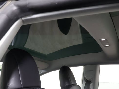 Used 2023 Tesla Model 3 Standard Range image 18