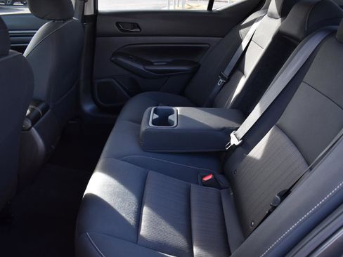 Used 2024 Nissan Altima 2.5 SV image 18