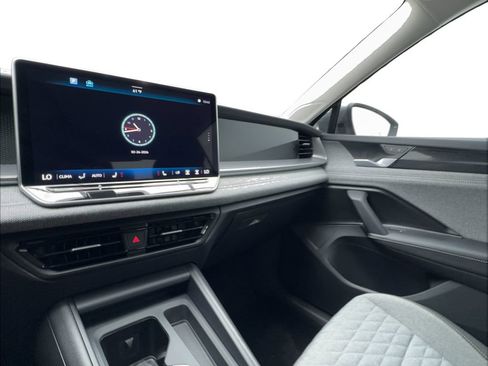 Used 2025 Volkswagen Tiguan S FWD image 42