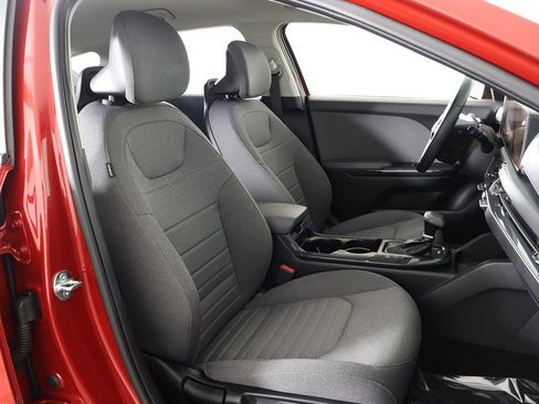 Certified 2025 Kia K4 EX image 29