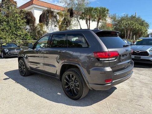 Used 2019 Jeep Grand Cherokee Altitude image 5
