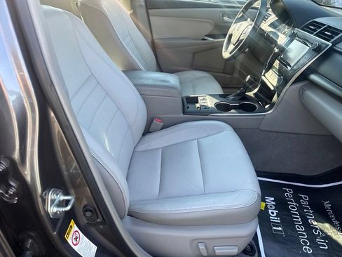 Used 2015 Toyota Camry XLE w/ Moonroof Package FWD image 37
