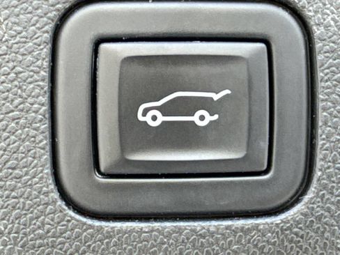 Used 2023 GMC Yukon AT4 w/ AT4 Premium Package AWD/4WD image 19