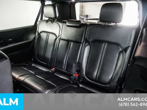 Used 2024 Jeep Wagoneer L Series II RWD image 11