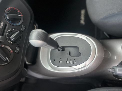 Used 2013 Nissan Juke S image 13