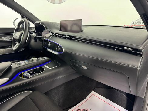 Used 2023 Genesis GV70 2.5T w/ Sport Prestige Package image 12