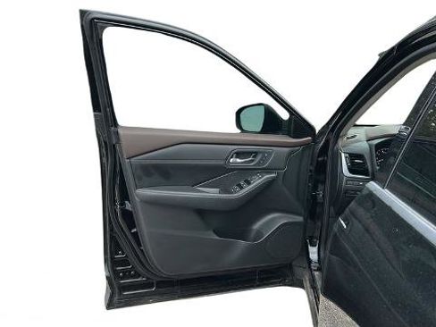 Certified 2023 Nissan Rogue SL w/ SL Premium Package image 28