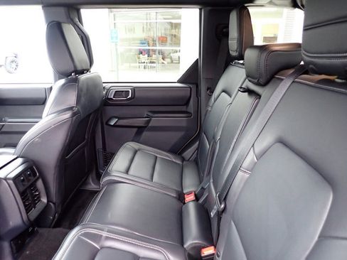 Certified 2025 Ford Bronco Outer Banks image 13