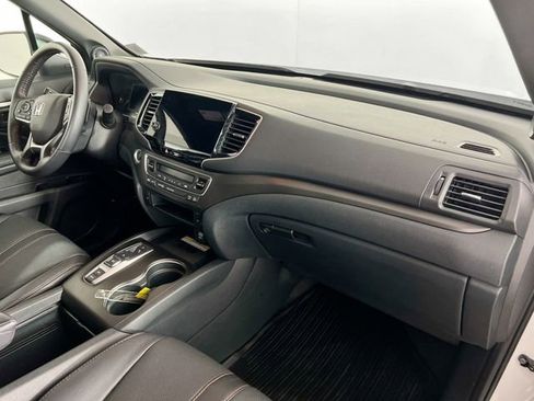 Certified 2023 Honda Passport TrailSport image 32
