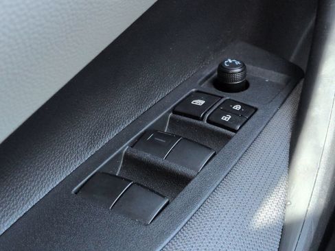 Used 2025 Toyota Corolla LE FWD image 23