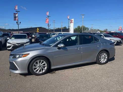 Used 2023 Toyota Camry LE image 8