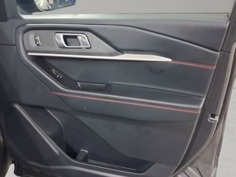 Used 2025 Ford Explorer ST-Line image 18