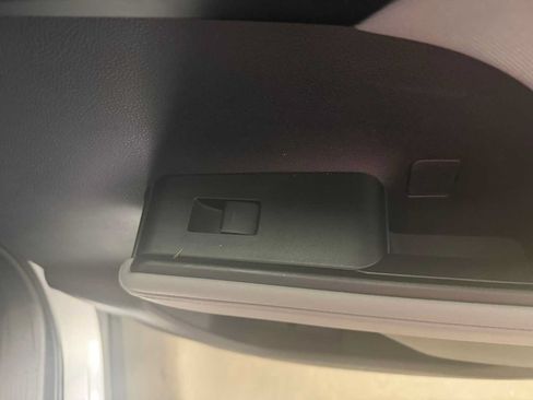 Used 2023 Toyota Highlander LE FWD image 20