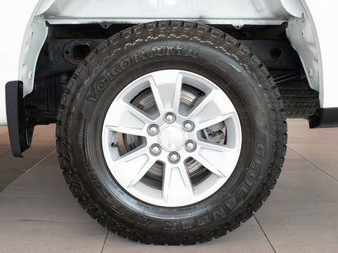 Used 2025 Chevrolet Silverado 1500 LT w/ Work Truck Package AWD/4WD image 9