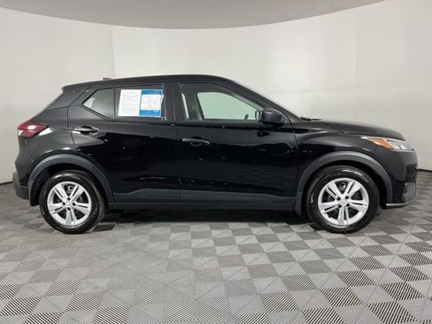 Used 2024 Nissan Kicks S image 11