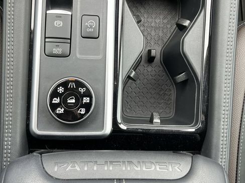 Used 2024 Nissan Pathfinder Platinum w/ Cargo Package AWD/4WD image 18