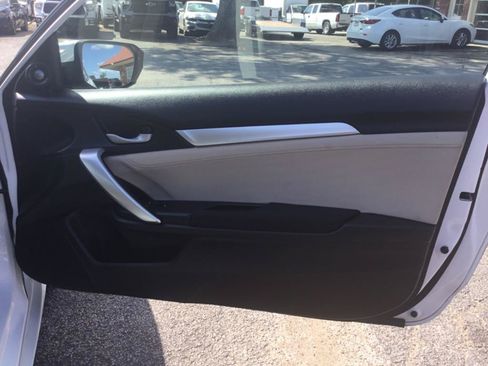 Used 2019 Honda Civic EX image 31