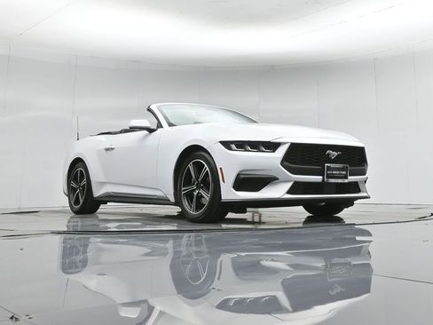 Used 2024 Ford Mustang Convertible image 47