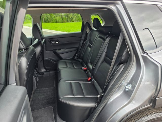 Used 2026 Nissan Rogue SL FWD image 7