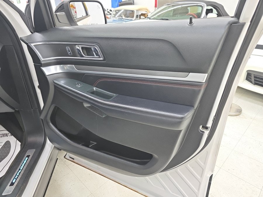 Used 2018 Ford Explorer Sport w/ Equipment Group 401A AWD/4WD image 14