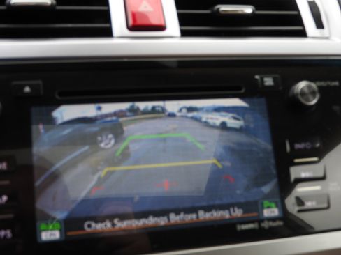 Used 2017 Subaru Outback 2.5i Limited image 11