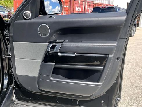 Used 2020 Land Rover Range Rover Sport SVR image 22