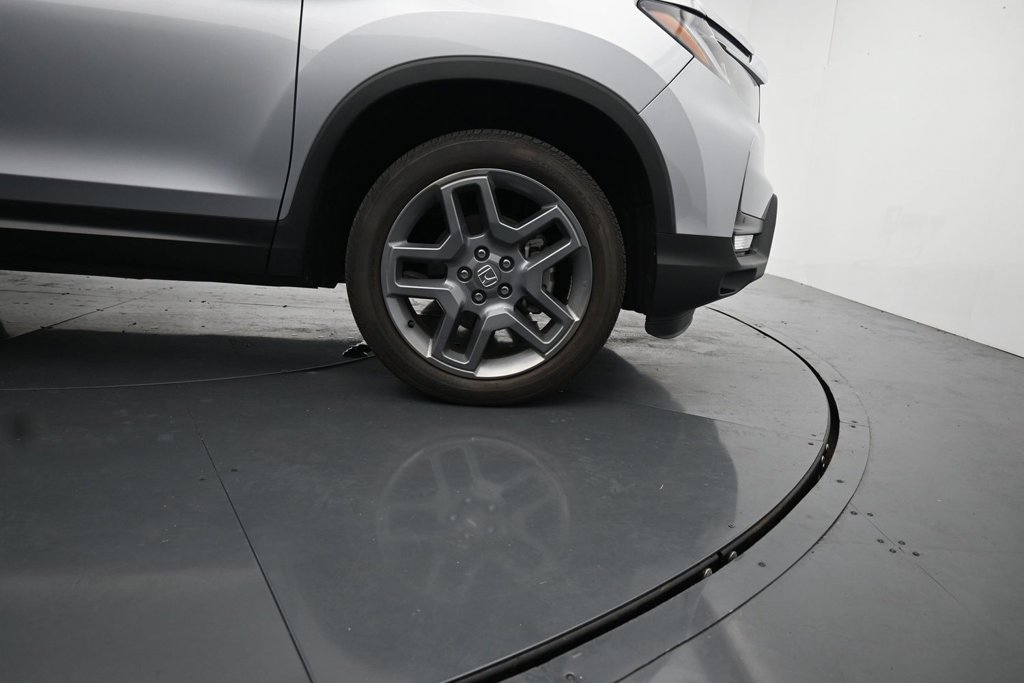 Used 2023 Honda Passport EX-L image 11