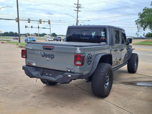 Used 2020 Jeep Gladiator Sport w/ Cold Weather Group AWD/4WD image 9
