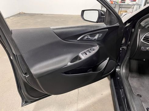 Used 2022 Chevrolet Malibu LT image 24