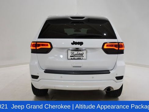 Used 2021 Jeep Grand Cherokee Laredo X AWD/4WD image 5