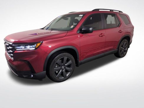 Certified 2025 Honda Pilot Sport image 1