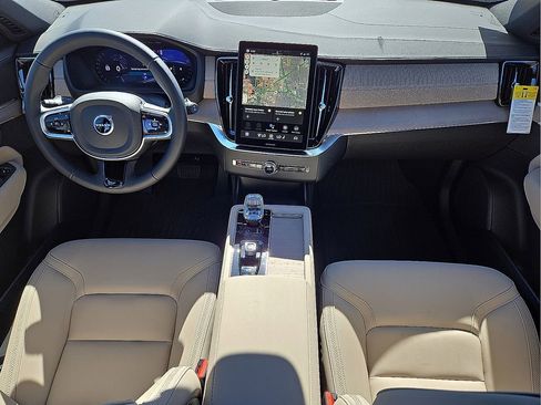 New 2026 Volvo XC90 B5 Core image 16