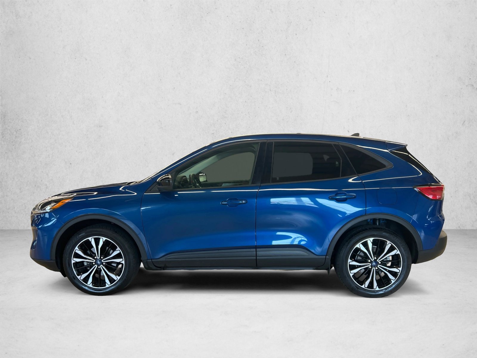 Used 2022 Ford Escape SE w/ SE Sport Appearance Package AWD/4WD image 8