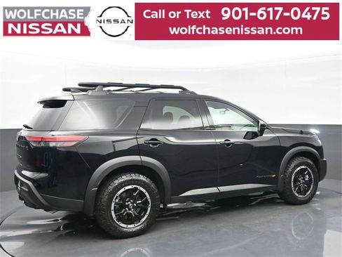 Used 2025 Nissan Pathfinder Rock Creek image 6