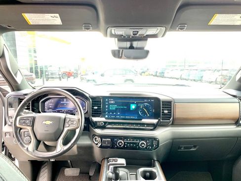 Used 2023 Chevrolet Silverado 1500 High Country w/ Technology Package AWD/4WD image 16