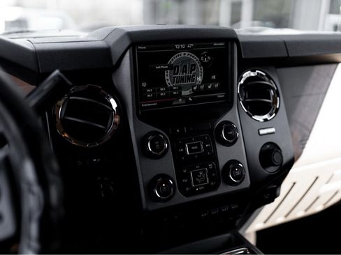 Used 2014 Ford F250 Lariat w/ Lariat Interior Package image 10