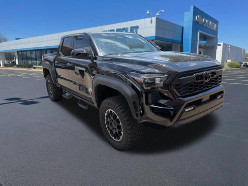 Used 2026 Toyota Tacoma TRD Off-Road AWD/4WD image 2