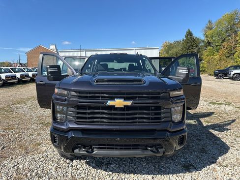 Used 2024 Chevrolet Silverado 2500 Custom w/ Custom Value Package image 34