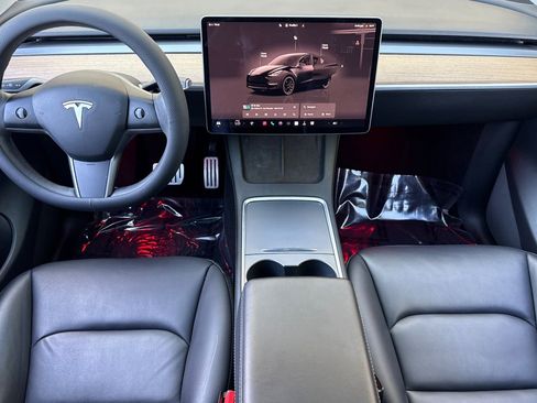 Used 2022 Tesla Model Y Performance AWD/4WD image 13