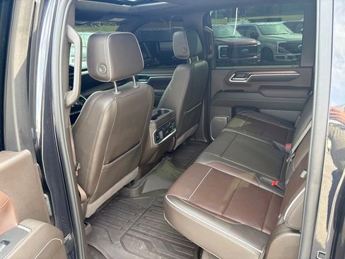 Used 2024 GMC Sierra 2500 Denali w/ Denali Reserve Package AWD/4WD image 18