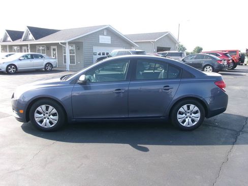 Used 2014 Chevrolet Cruze LS FWD image 8